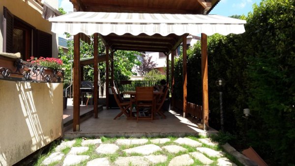 casa indipendente in vendita a Calci