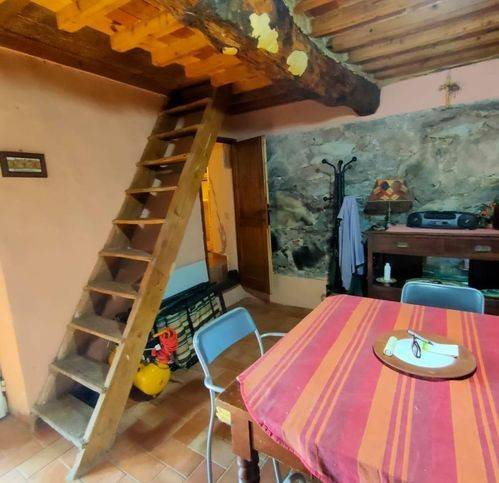 casa indipendente in vendita a Calci