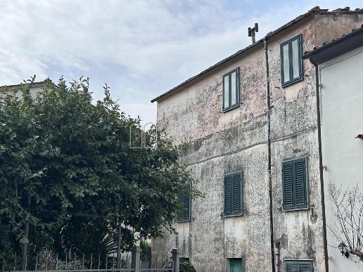 intera palazzina in vendita a Calci