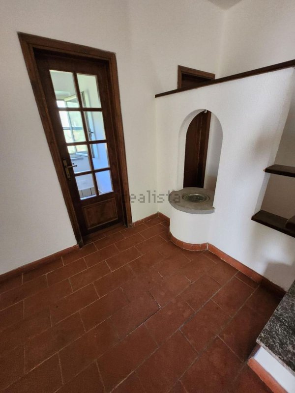 intera palazzina in vendita a Calci in zona Montemagno