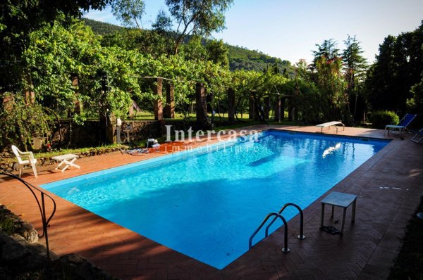 casa indipendente in vendita a Calci in zona Villa