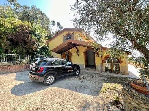 casa indipendente in vendita a Calci in zona Villa