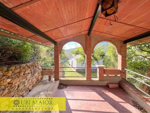 casa indipendente in vendita a Calci in zona Villa