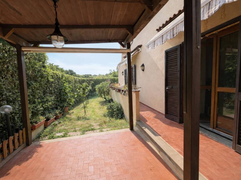 casa indipendente in vendita a Calci in zona Villa