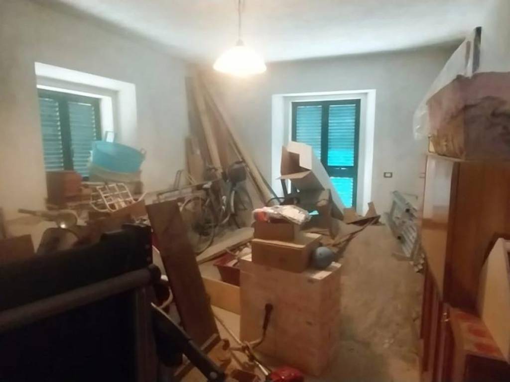 intera palazzina in vendita a Calci