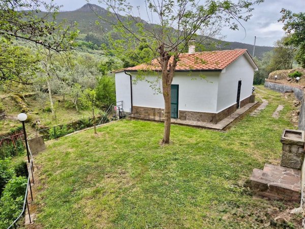 casa indipendente in vendita a Calci