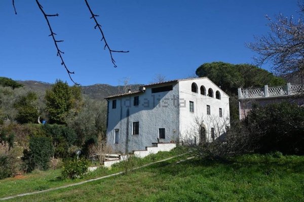 casale in vendita a Calci