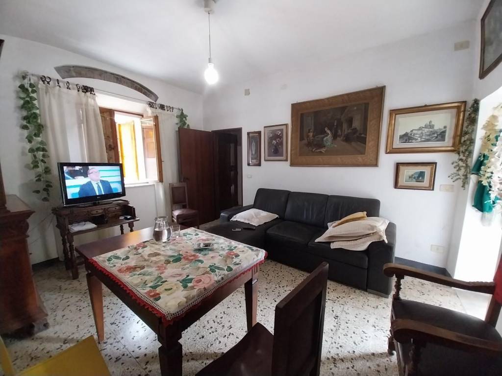 casa indipendente in vendita a Calci