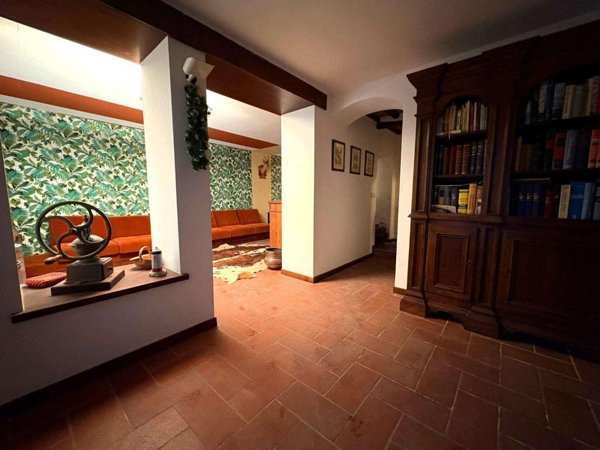 intera palazzina in vendita a Calci in zona Villa