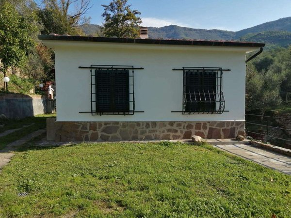 casa indipendente in vendita a Calci in zona Villa