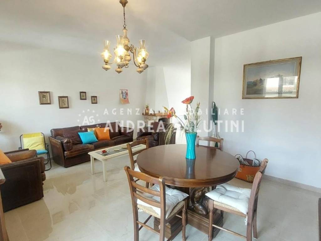 casa indipendente in vendita a Calci in zona Villa