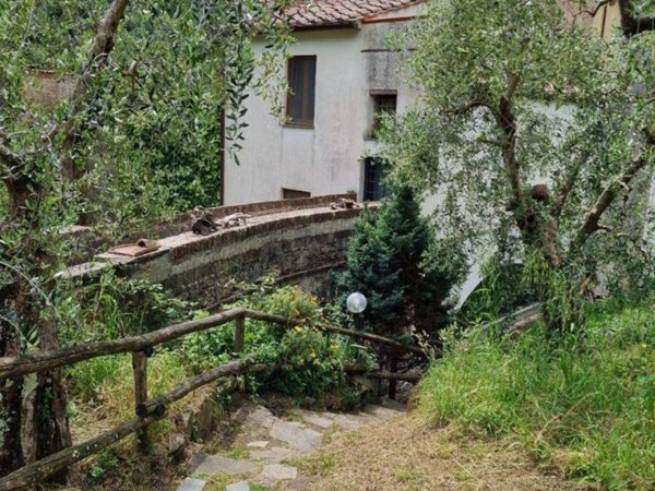 casa indipendente in vendita a Calci