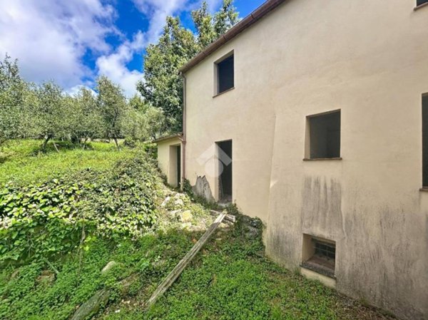 casa indipendente in vendita a Calci