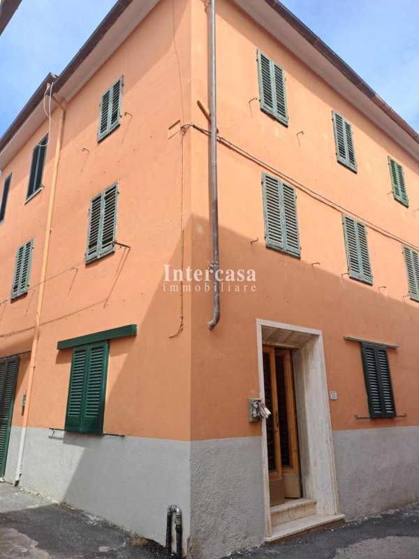 casa indipendente in vendita a Calci
