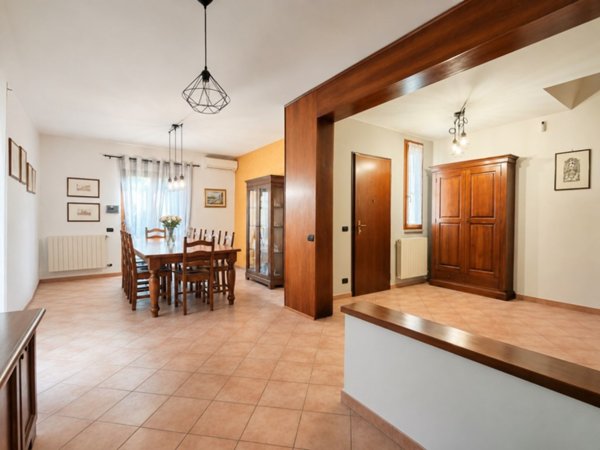 casa indipendente in vendita a Calci in zona Villa