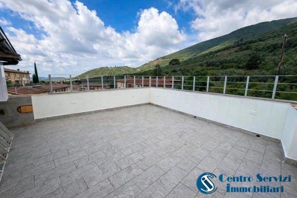 intera palazzina in vendita a Calci