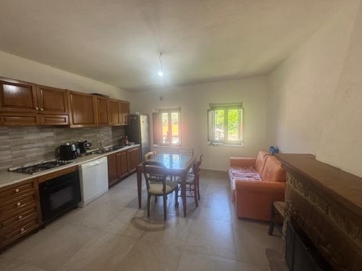 intera palazzina in vendita a Calci