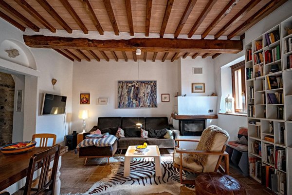 casa indipendente in vendita a Calci in zona Villa