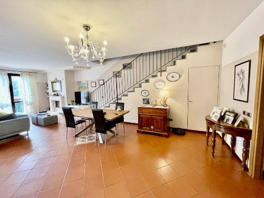 casa indipendente in vendita a Calci in zona Villa