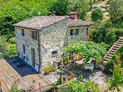 casa indipendente in vendita a Calci in zona Montemagno