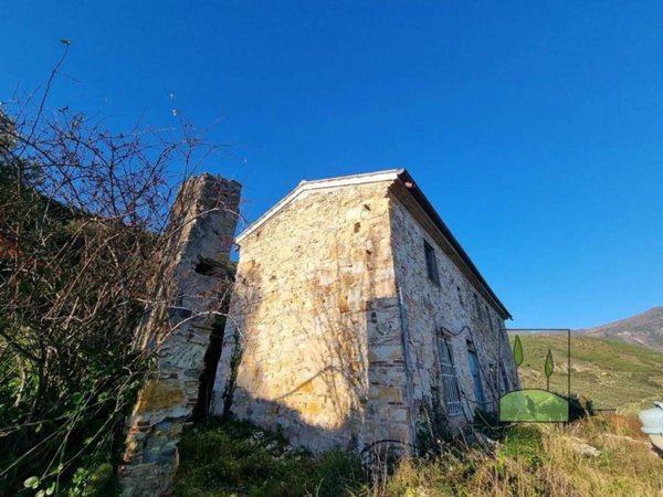 casa indipendente in vendita a Calci in zona Villa