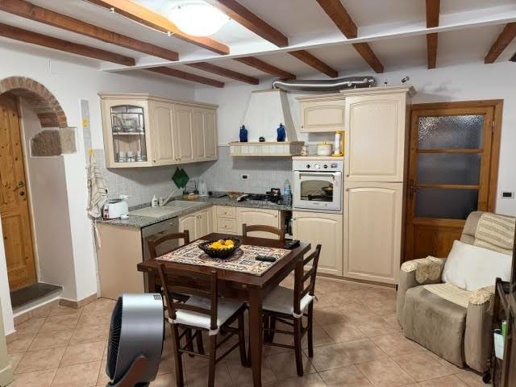 casa indipendente in vendita a Calci in zona Villa