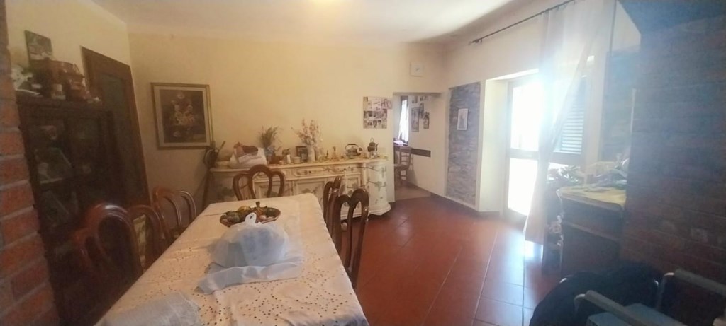 intera palazzina in vendita a Calci in zona Villa