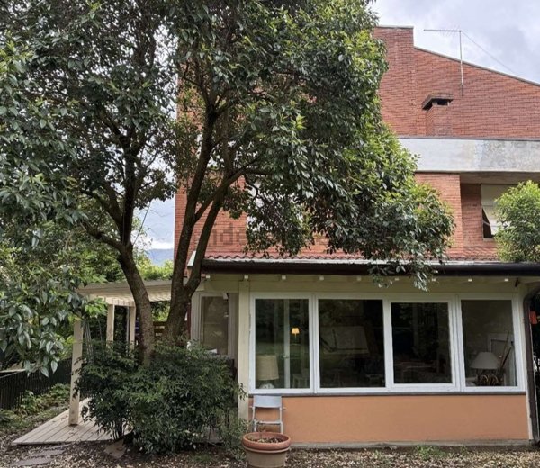 casa indipendente in vendita a Calci in zona Villa
