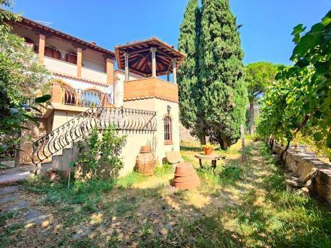 appartamento in vendita a Calci in zona Villa