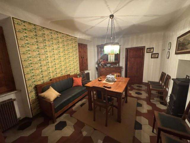 intera palazzina in vendita a Calci in zona Villa