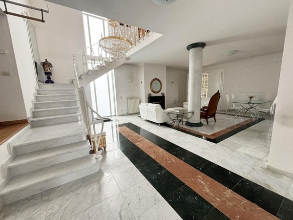 casa indipendente in vendita a Calcinaia