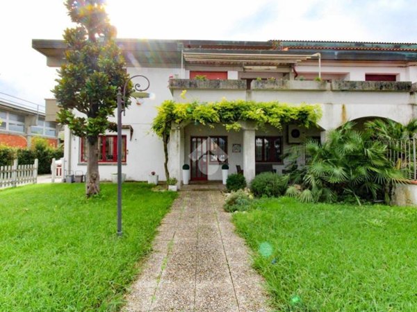 casa indipendente in vendita a Calcinaia in zona Fornacette