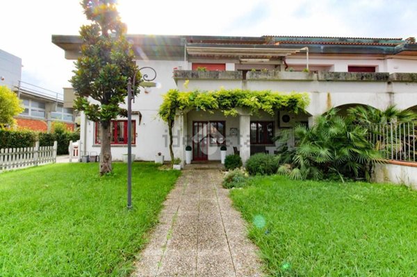 casa indipendente in vendita a Calcinaia in zona Fornacette