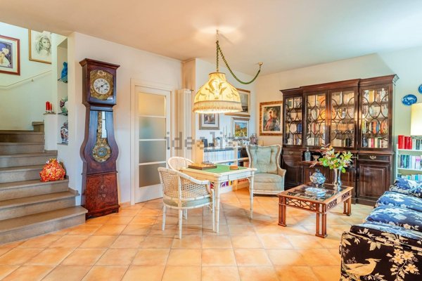 esavano in vendita a Calcinaia