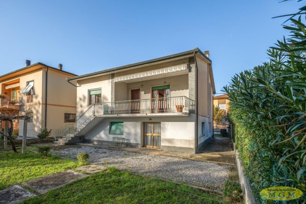 casa indipendente in vendita a Calcinaia