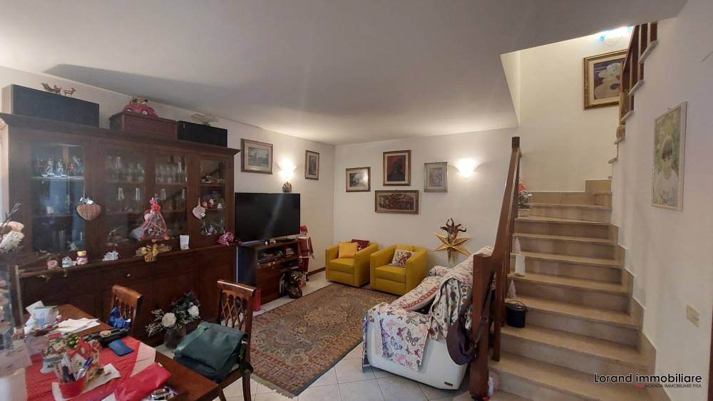 casa indipendente in vendita a Calcinaia