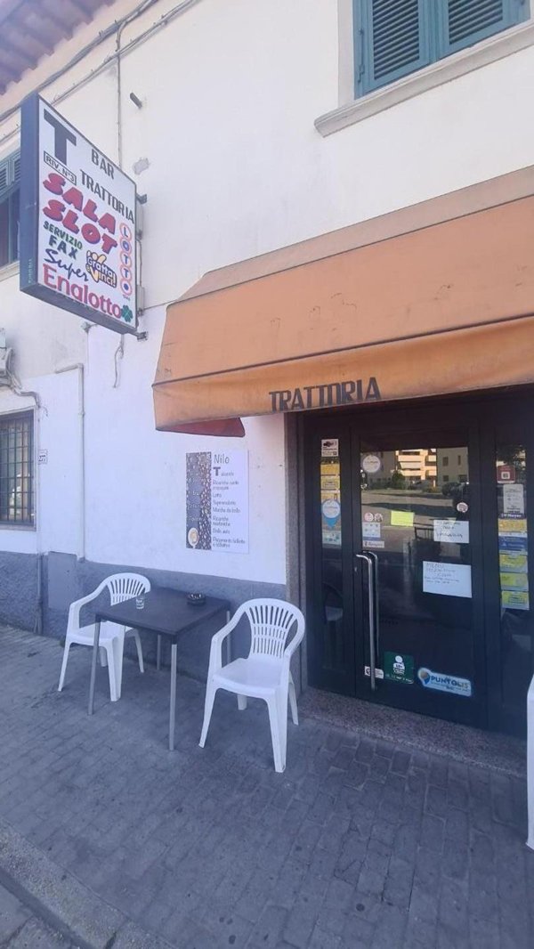 negozio in vendita a Calcinaia in zona Fornacette