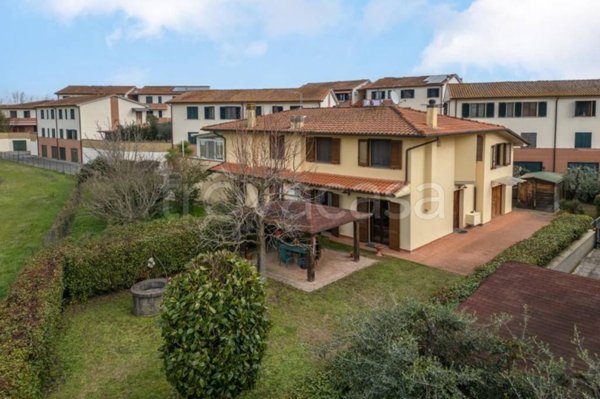 casa indipendente in vendita a Calcinaia