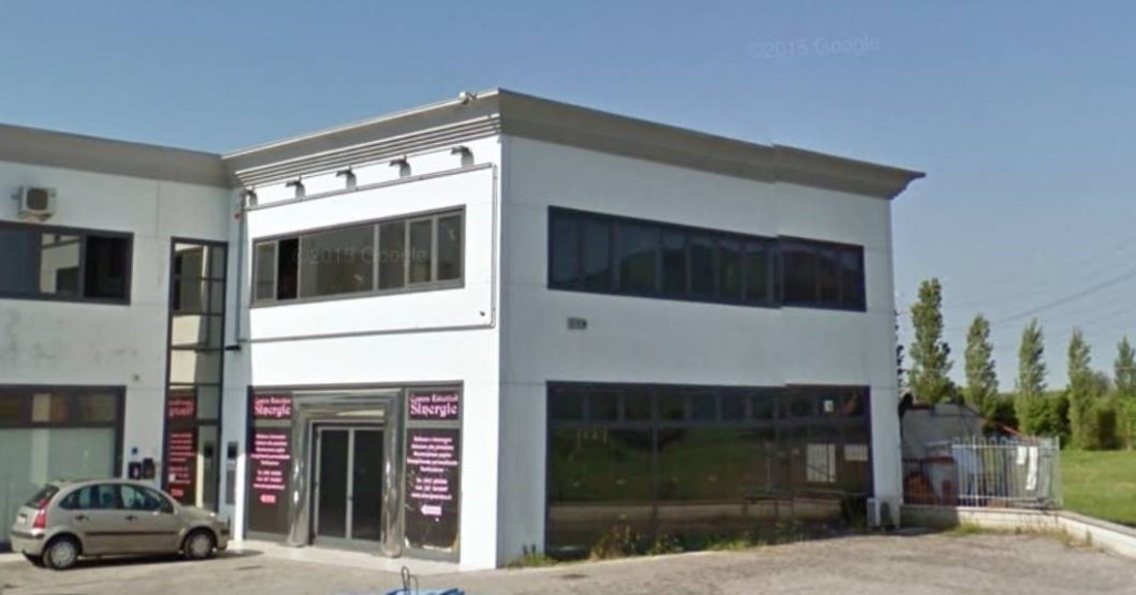 ufficio in vendita a Calcinaia in zona Sardina