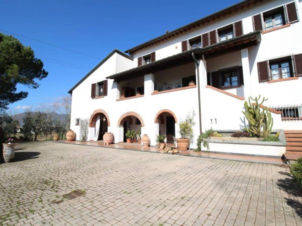 casa indipendente in vendita a Calcinaia