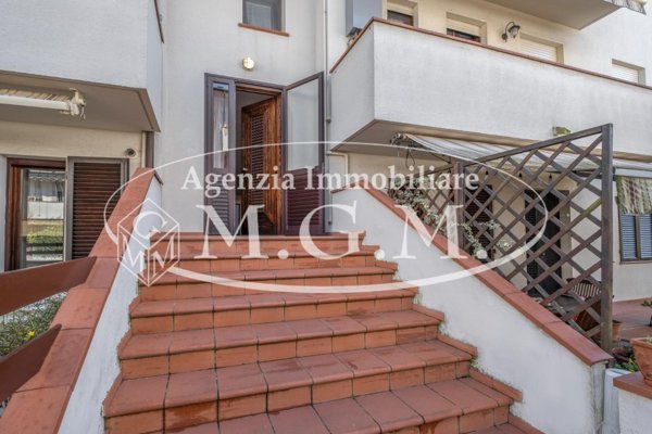 appartamento in vendita a Calcinaia in zona Fornacette