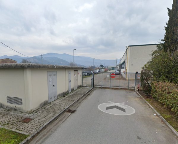 capannone in vendita a Calcinaia in zona Fornacette