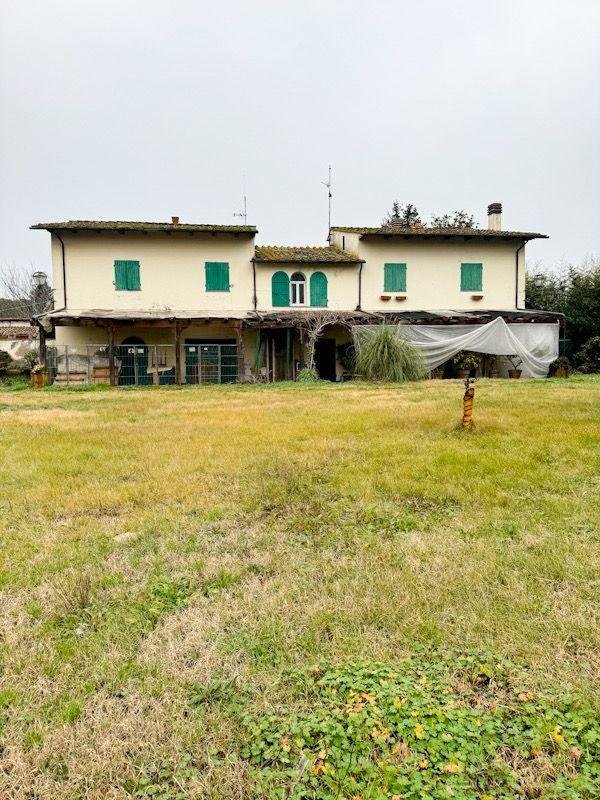 casa indipendente in vendita a Calcinaia