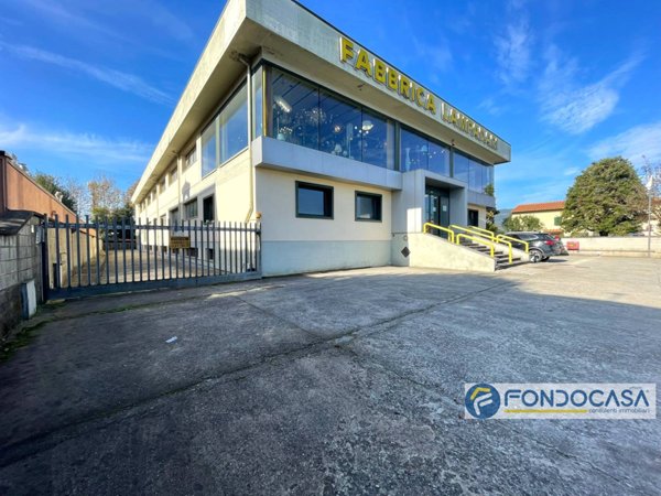negozio in vendita a Calcinaia