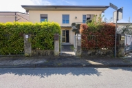 intera palazzina in vendita a Calcinaia