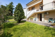 intera palazzina in vendita a Calcinaia
