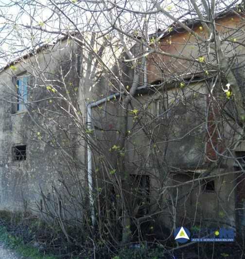 casale in vendita a Calcinaia
