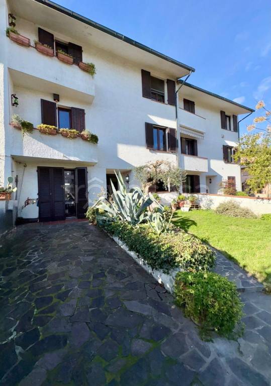 casa indipendente in vendita a Calcinaia in zona Fornacette