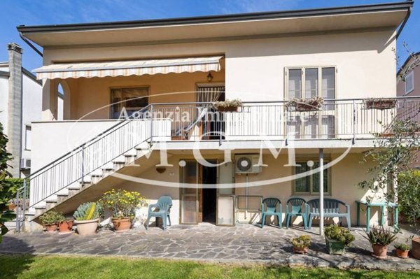 casa indipendente in vendita a Calcinaia