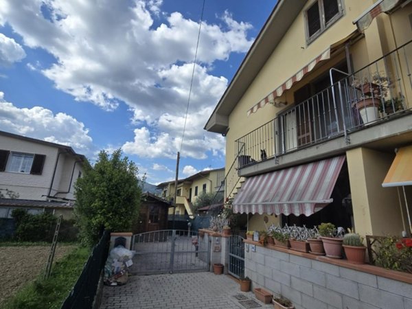 appartamento in vendita a Calcinaia in zona Fornacette